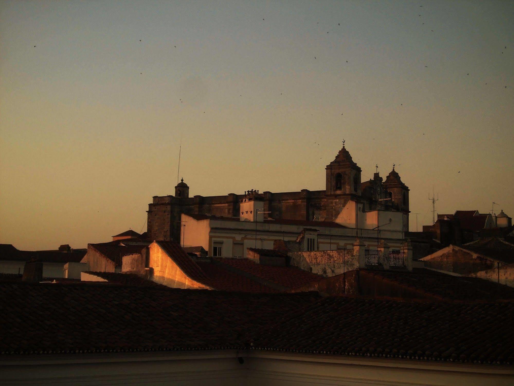 Hostel Raymundo Évora Zewnętrze zdjęcie